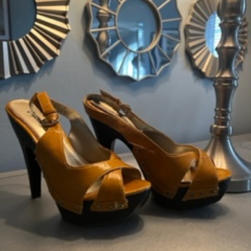 Size 7.5 Qupid Mustard Criss Cross 5.5" Open Toe Platform Heel
